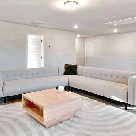 Spacious Modern Retreat Near Downtown Ev Huntsville Exterior photo